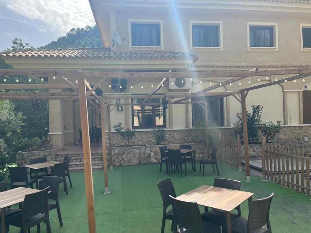 Hostal Restaurante Andra Rio Madera Exterior foto